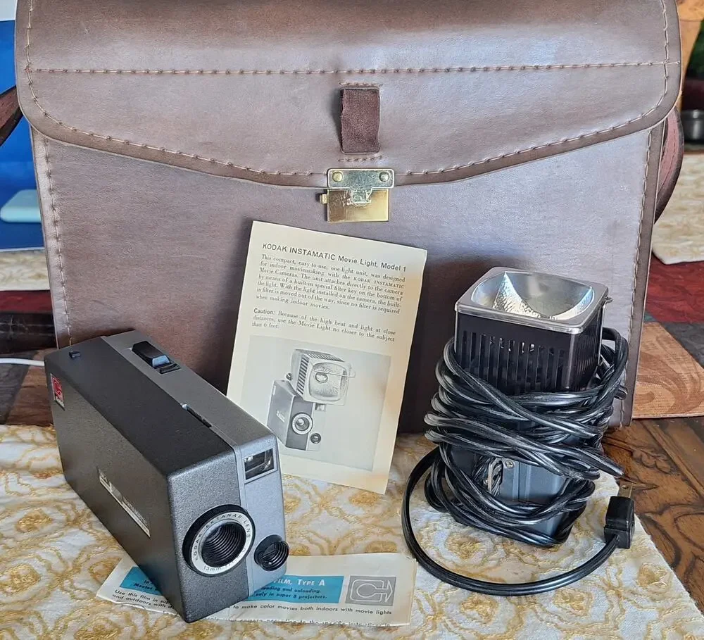 Kodak Instamatic M4 movie camera & Kodak Instamatic movie light model 1 w/ case